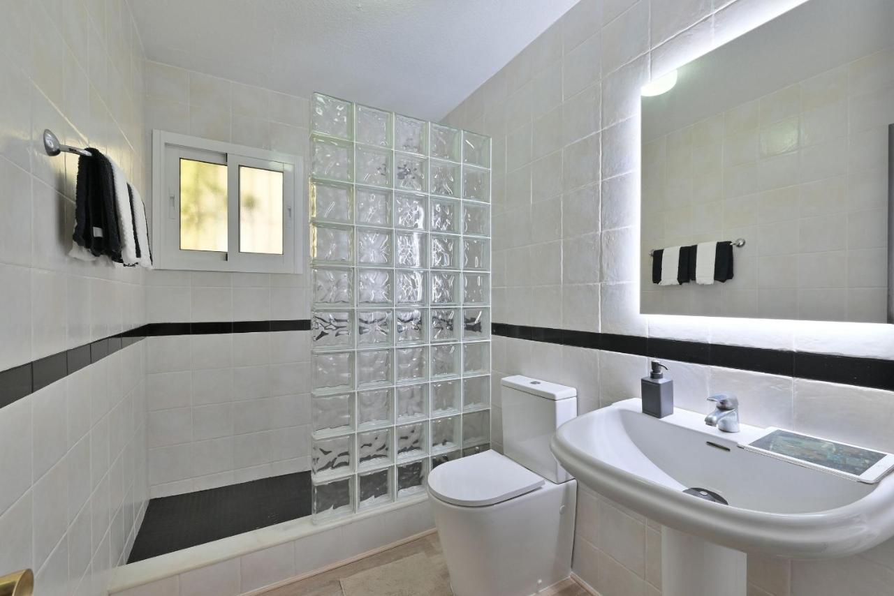 Bungalow With Large Terrace In A Quiet Park - Beach Nearby Sitio de Calahonda Zewnętrze zdjęcie