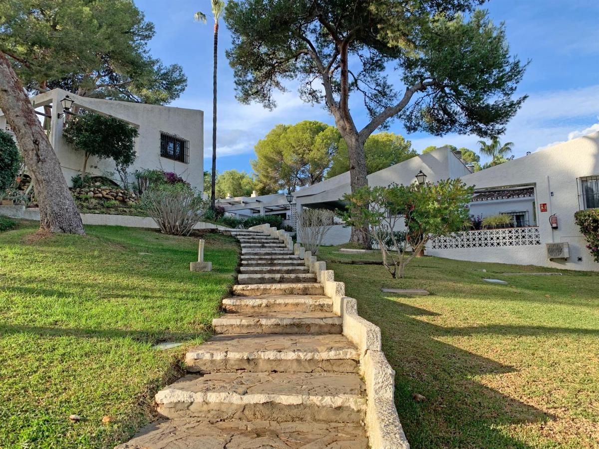 Bungalow With Large Terrace In A Quiet Park - Beach Nearby Sitio de Calahonda Zewnętrze zdjęcie